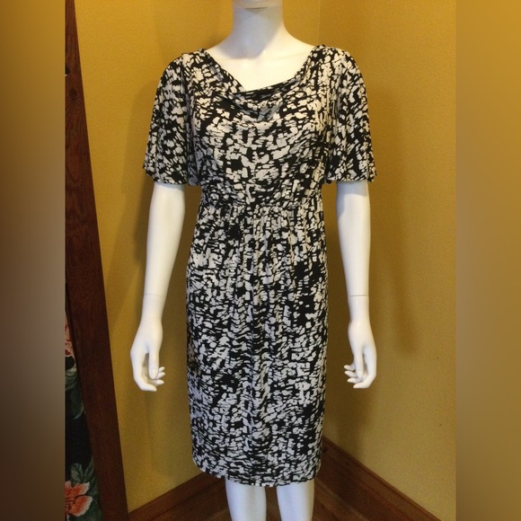 🌟5xHP!🌟 Liz Lange Maternity | Print Midi Dress - Picture 11 of 16